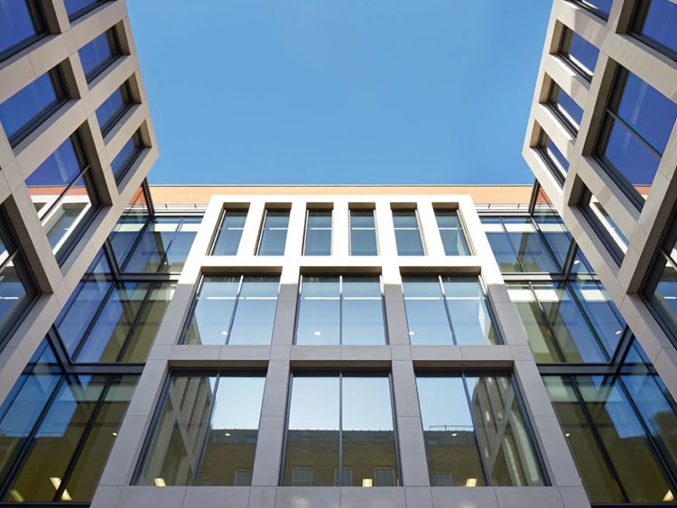  Colorminium St James Square 03.jpg 