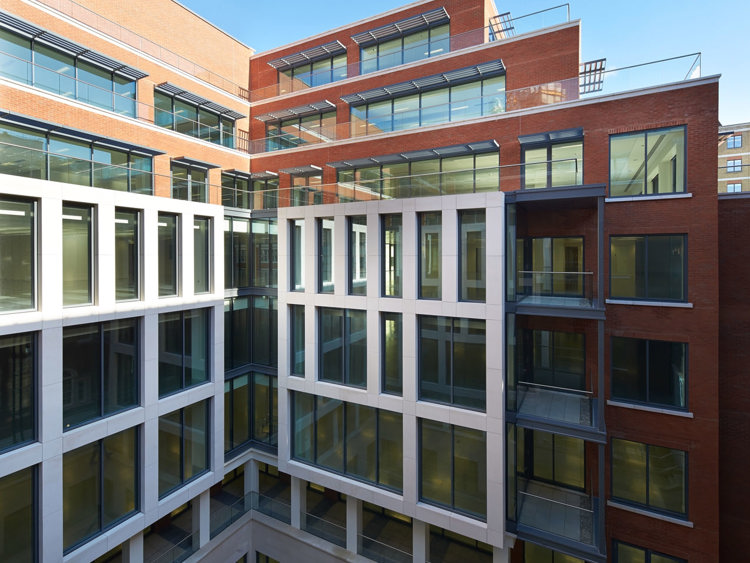  Colorminium St James Square 02.jpg 